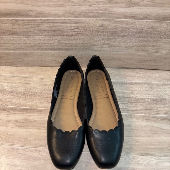 LC Lauren Conrad Shoes - Lauren Conrad Black Scalloped Flats